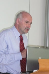 Prof. Dr. Robert Siekmann
